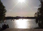 Dämmerung mit Segelbooten des Segelclubs